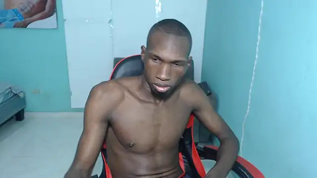 Snapshot of black30cmdick chatting on February 3, 1:48 am black30cmdick online show from February 3, 1:48 am