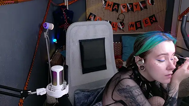 Snapshot of Cumpotik_Eve chatting on November 29, 2:03 am Cumpotik Eve online show from November 29, 2:03 am