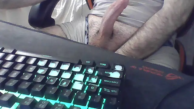 Snapshot of squiddy_69 chatting on October 13, 12:43 am squiddy 69 online show from October 13, 12:43 am