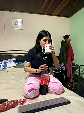 emiliaharper408 online show from December 3, 5:42 am