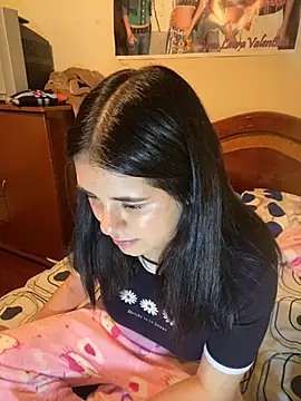 emiliaharper408 online show from December 9, 6:12 am