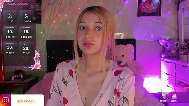 Snapshot of ariana_rosse__ chatting on September 28, 8:20 am ariana rosse   online show from September 28, 8:20 am