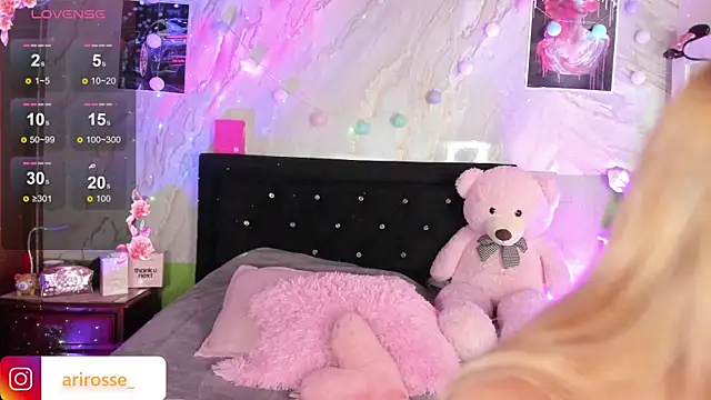 Snapshot of ariana_rosse__ chatting on October 10, 11:09 am ariana rosse   online show from October 10, 11:09 am