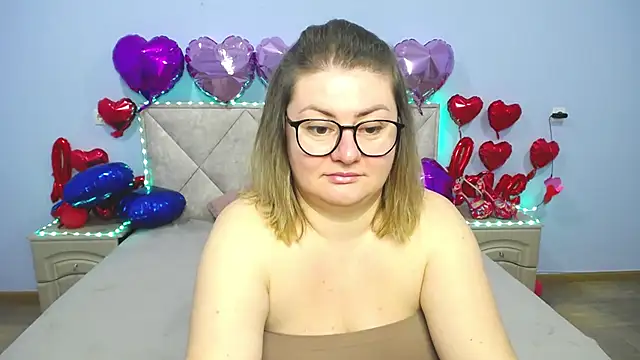 ZannaDreil online show from February 25, 7:03 pm