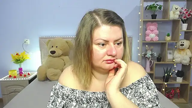 ZannaDreil online show from March 11, 7:14 pm