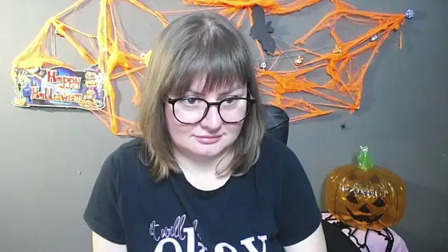 ZannaDreil online show from October 14, 6:20 pm