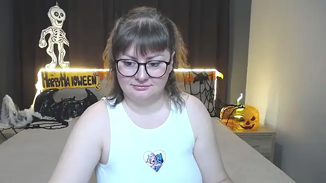 ZannaDreil online show from October 17, 5:48 pm