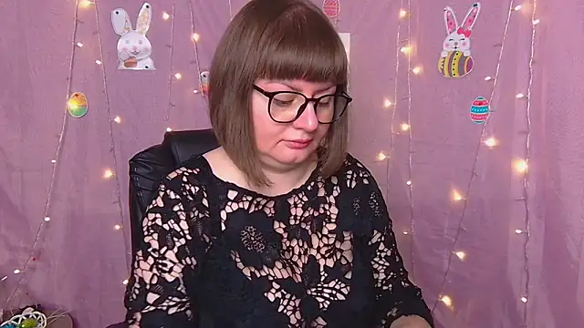 ZannaDreil online show from March 30, 6:20 pm