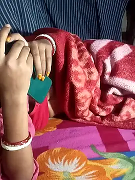 Snapshot of Indcople28 chatting on December 8, 5:22 pm Indcople28 online show from December 8, 5:22 pm