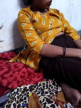 Snapshot of Indcople28 chatting on February 15, 8:05 pm Indcople28 online show from February 15, 8:05 pm