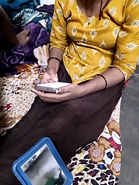 Snapshot of Indcople28 chatting on February 16, 6:59 pm Indcople28 online show from February 16, 6:59 pm