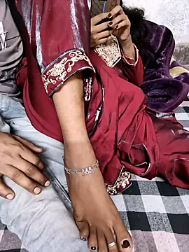 Snapshot of Indcople28 chatting on February 19, 7:43 pm Indcople28 online show from February 19, 7:43 pm