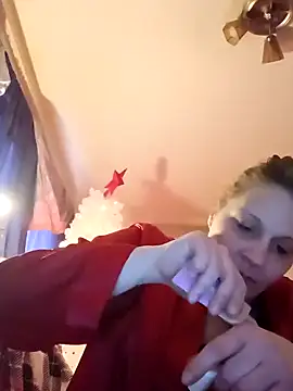 Snapshot of GoodgirlByn chatting on December 6, 1:11 pm GoodgirlByn online show from December 6, 1:11 pm