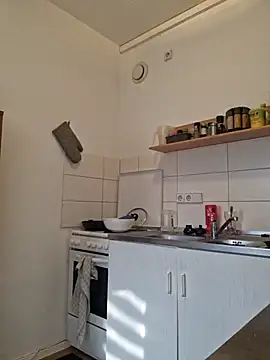 Snapshot of Maiki82 chatting on January 8, 9:32 am Maiki82 online show from January 8, 9:32 am