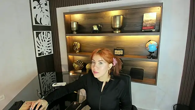 MelaniieRoux online show from April 10, 7:40 pm