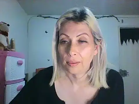 alixia81 online show from December 26, 2:12 am