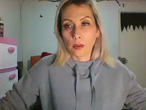 alixia81 online show from January 20, 11:21 pm