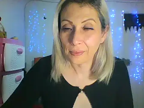 alixia81 online show from February 18, 11:41 pm