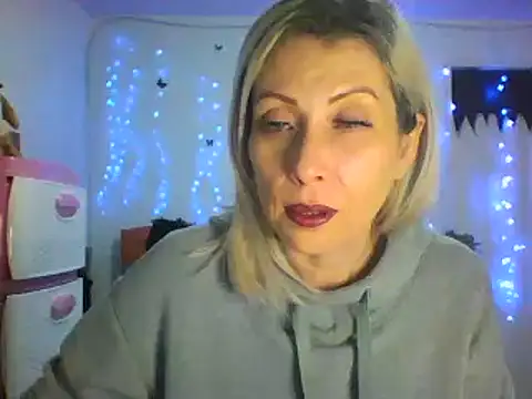 alixia81 online show from February 20, 11:32 pm