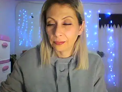 alixia81 online show from March 10, 2:50 am