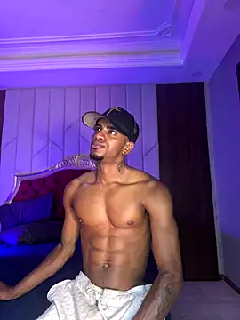 AaronCruz  online show from November 26, 10:05 am