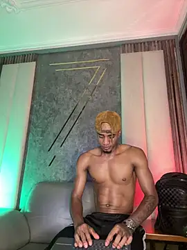 AaronCruz  online show from February 6, 4:39 am