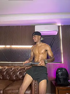 AaronCruz  online show from March 27, 4:51 pm