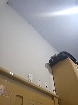 Rdsilva123 online show from December 18, 1:44 am