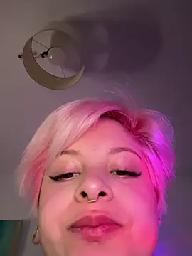 Snapshot of sammymoon chatting on December 2, 11:15 am sammymoon online show from December 2, 11:15 am