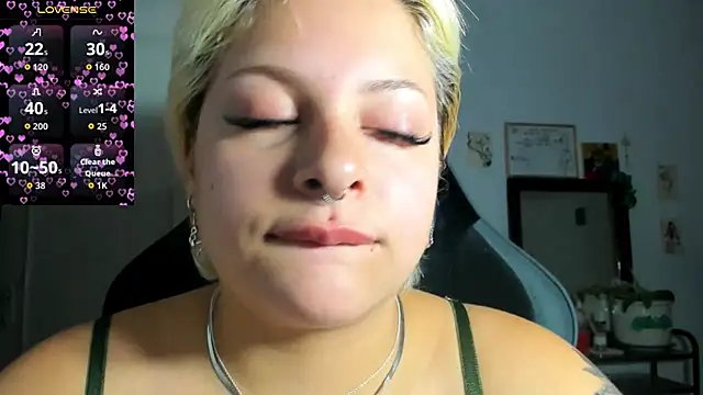 Snapshot of sammymoon chatting on June 28, 1:06 pm sammymoon online show from June 28, 1:06 pm