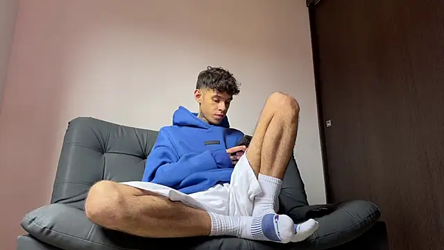 Saturno v online show from March 4, 7:01 pm