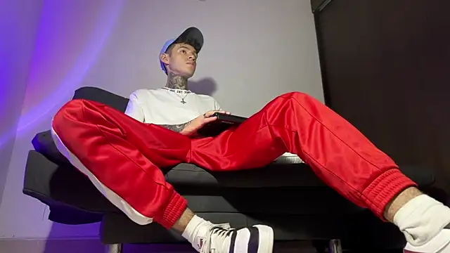 Saturno v online show from March 12, 10:16 am