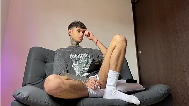 Saturno v online show from March 17, 10:49 am