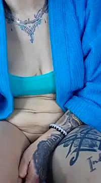 Snapshot of Sexy-Favgirl chatting on December 10, 12:49 pm Sexy-Favgirl online show from December 10, 12:49 pm
