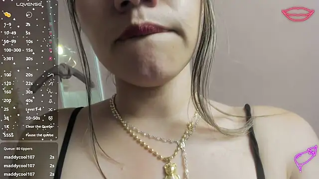 escarleth   online show from January 30, 7:39 am