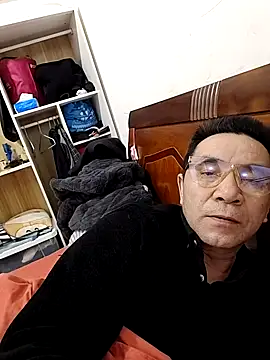 Snapshot of yjw6688 chatting on February 23, 4:04 pm yjw6688 online show from February 23, 4:04 pm