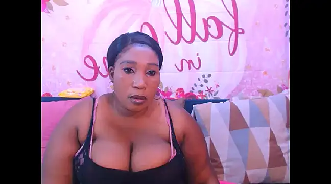 Snapshot of SexcGals chatting on January 20, 7:04 pm SexcGals online show from January 20, 7:04 pm