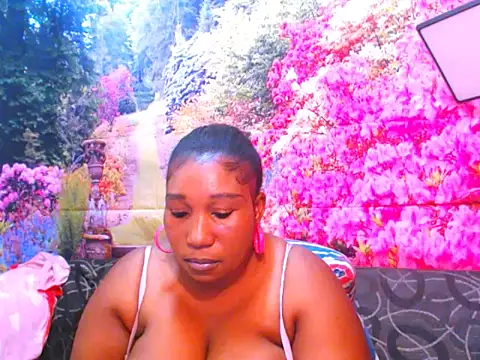 Snapshot of SexcGals chatting on February 2, 7:14 pm SexcGals online show from February 2, 7:14 pm