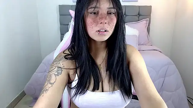 sarah moon2 online show from March 12, 3:40 pm