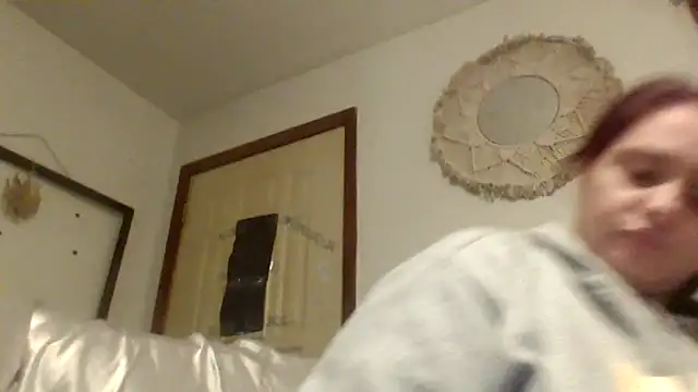 lilbishmiss online show from November 10, 12:15 pm