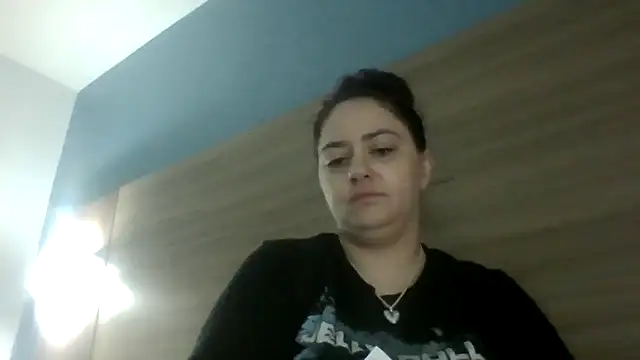Snapshot of lilbishmiss chatting on May 5, 4:15 pm lilbishmiss online show from May 5, 4:15 pm