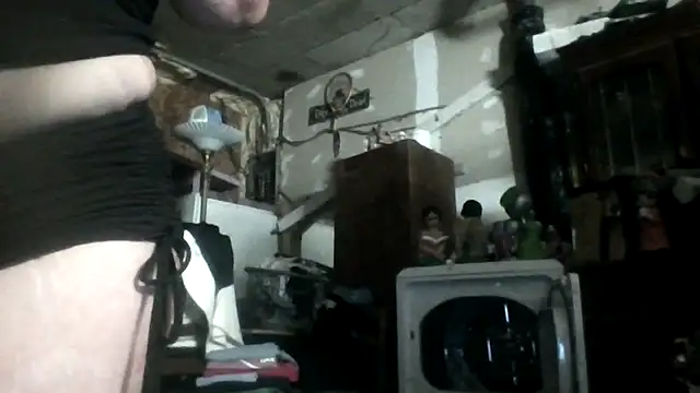 Snapshot of lilbishmiss chatting on May 31, 3:19 pm lilbishmiss online show from May 31, 3:19 pm