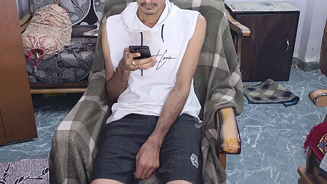 Snapshot of Habibi_big_b chatting on May 14, 12:28 am Habibi big b online show from May 14, 12:28 am