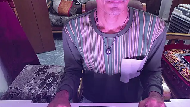 Snapshot of Habibi_big_b chatting on June 18, 9:14 am Habibi big b online show from June 18, 9:14 am