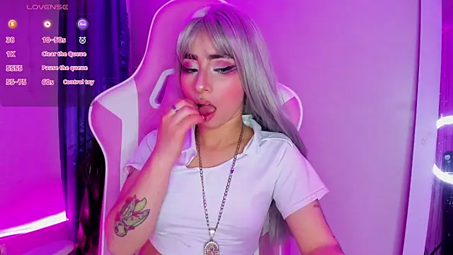 hanna  azumi online show from January 19, 9:33 am