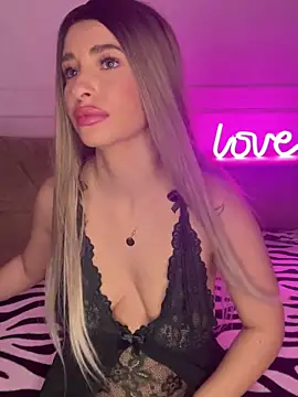 Snapshot of GraceCarther chatting on December 8, 10:36 pm GraceCarther online show from December 8, 10:36 pm