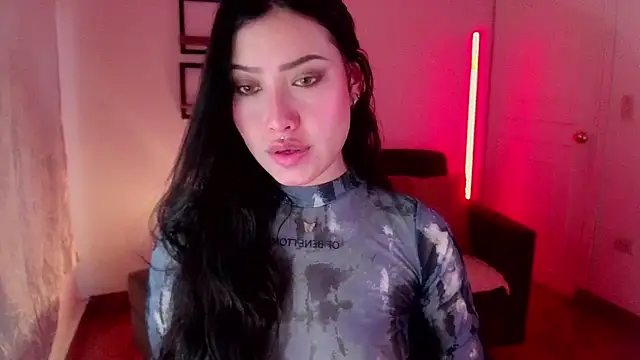 Snapshot of Emilyswan04 chatting on February 27, 3:59 pm Emilyswan04 online show from February 27, 3:59 pm