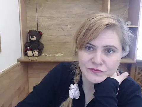 DaniellaKiss online show from April 24, 7:33 am