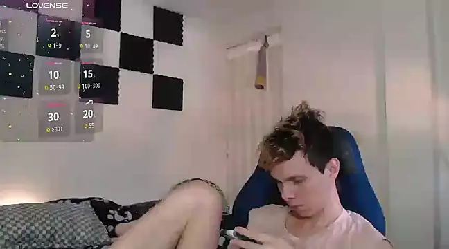 Snapshot of bryamado69 chatting on February 19, 9:03 pm bryamado69 online show from February 19, 9:03 pm