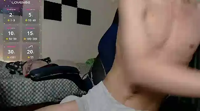 Snapshot of bryamado69 chatting on March 10, 3:45 am bryamado69 online show from March 10, 3:45 am
